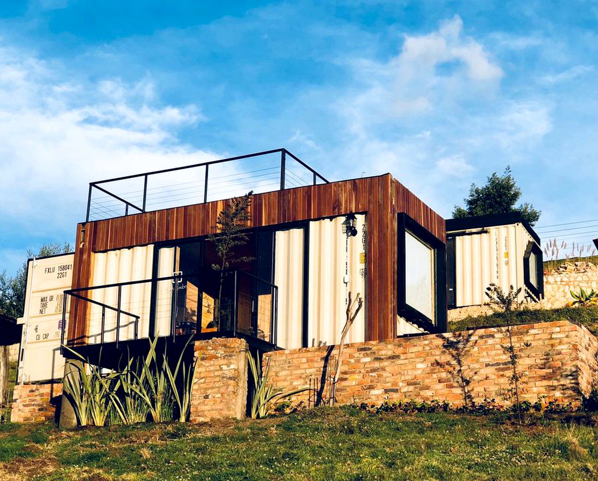 Refurbished Container for a Romantic Getaway near Bogotá, Colombia