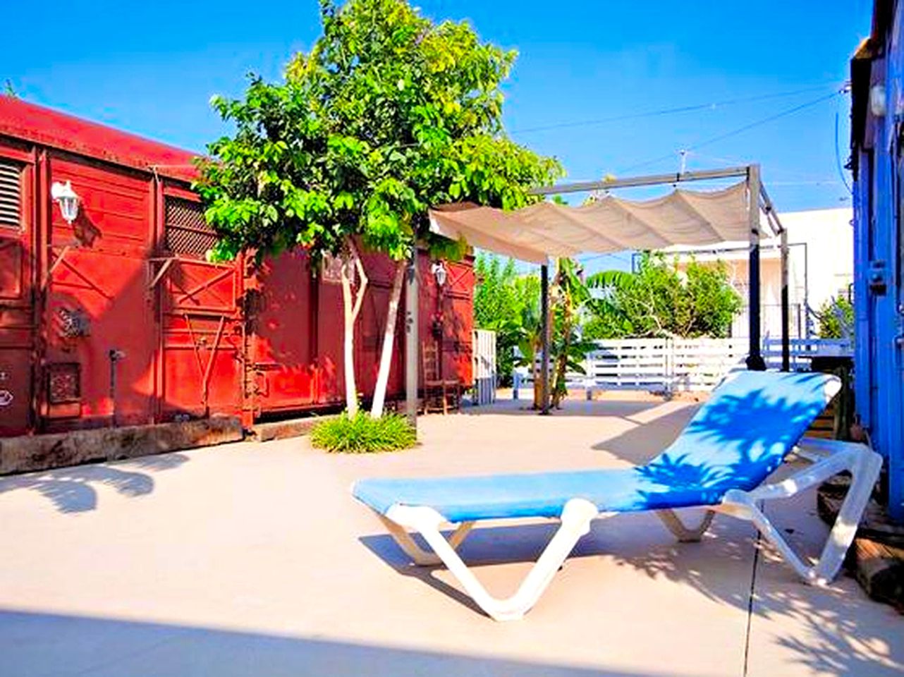 Rehabilitated Luxurious Railroad Cars for a Glamping Getaway in Murcia, Spain