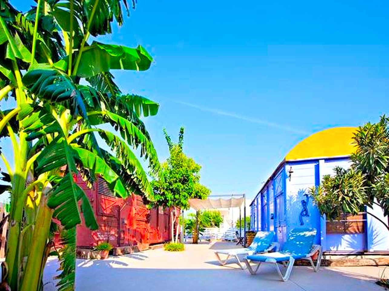 Rehabilitated Luxurious Railroad Cars for a Glamping Getaway in Murcia, Spain