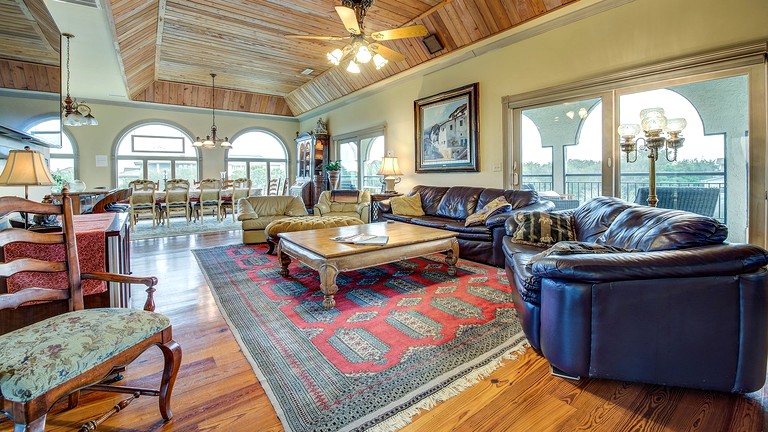 Incredible Luxury Villa in Private Oceanfront Gated Community near Pawleys Island, South Carolina