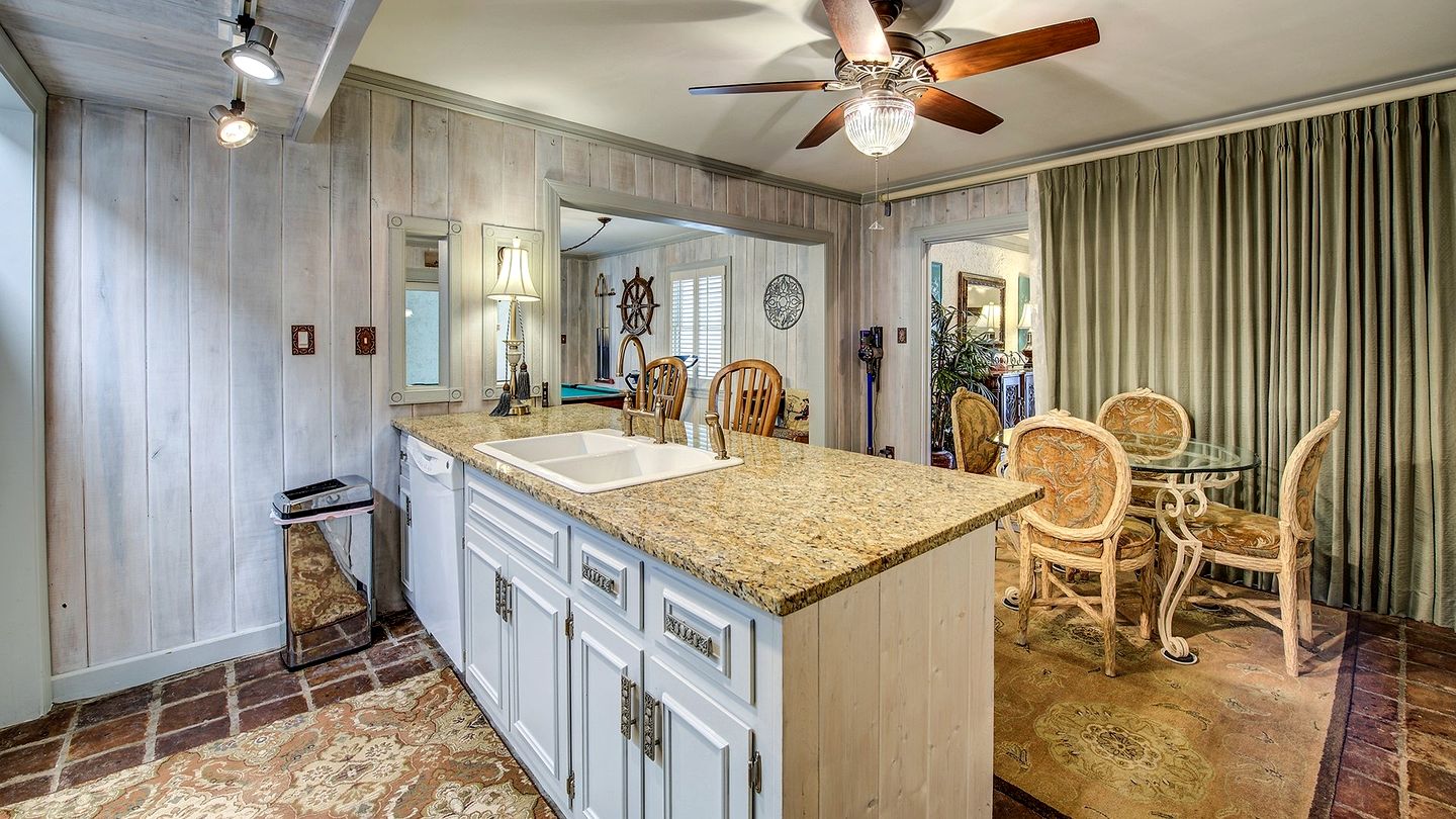 Incredible Luxury Villa in Private Oceanfront Gated Community near Pawleys Island, South Carolina
