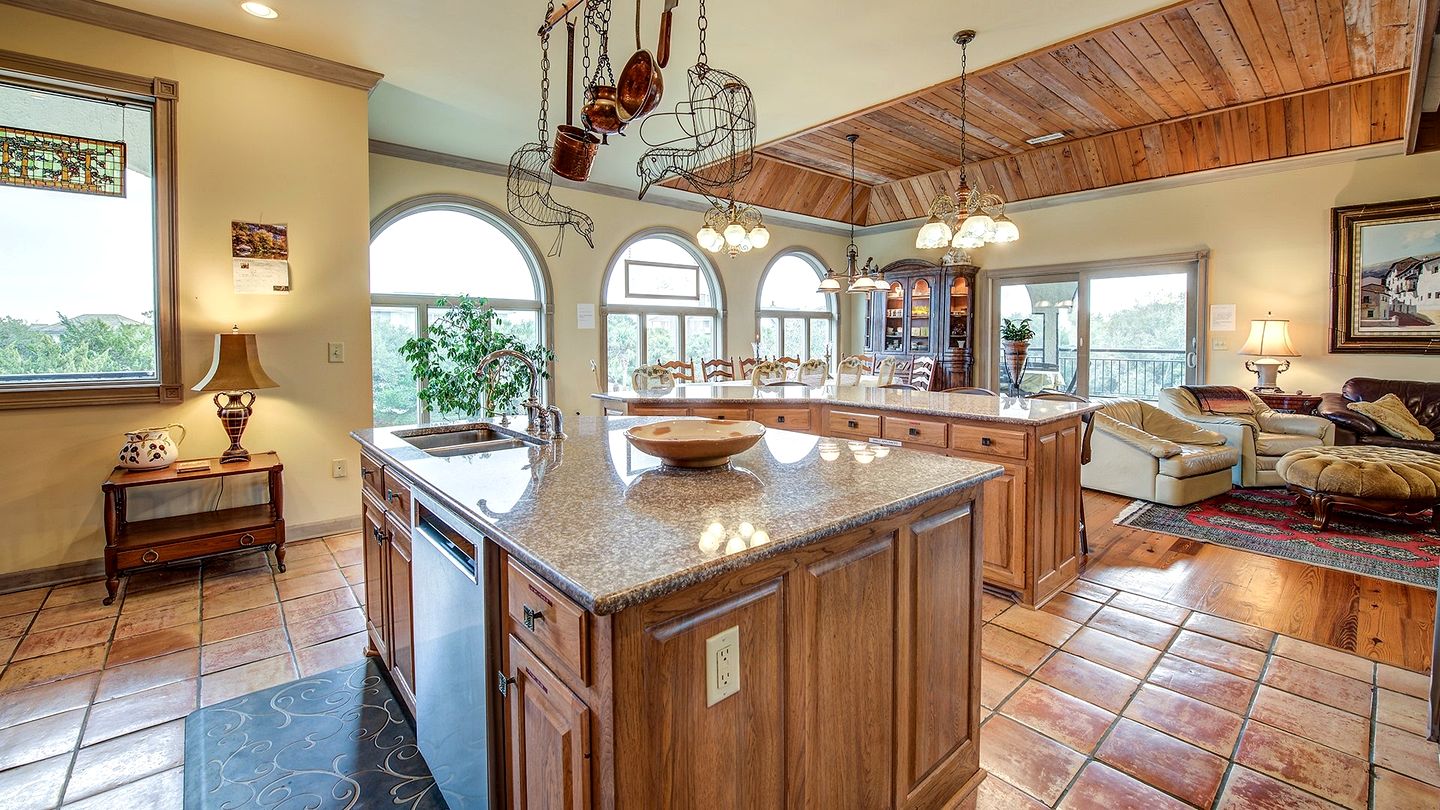Incredible Luxury Villa in Private Oceanfront Gated Community near Pawleys Island, South Carolina