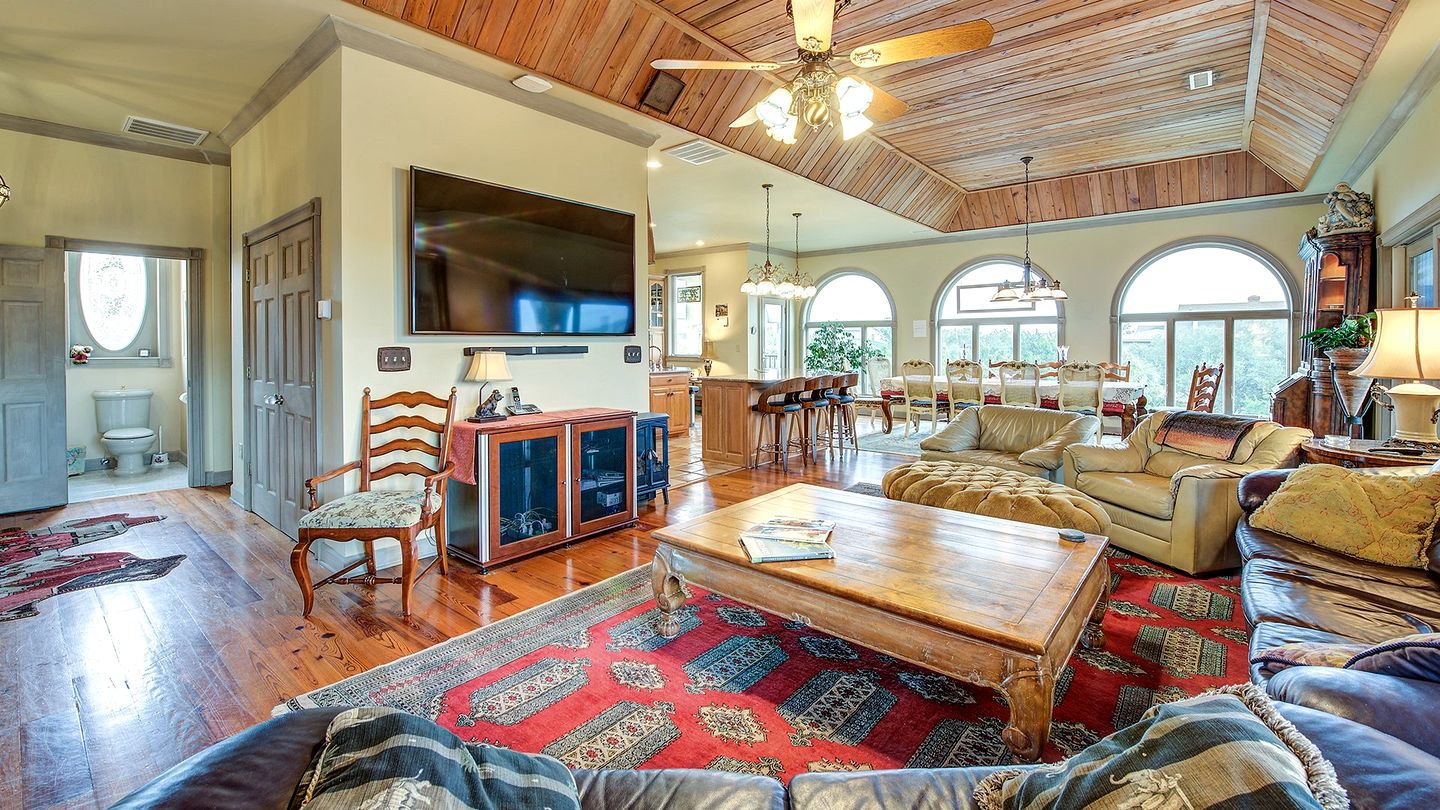 Incredible Luxury Villa in Private Oceanfront Gated Community near Pawleys Island, South Carolina