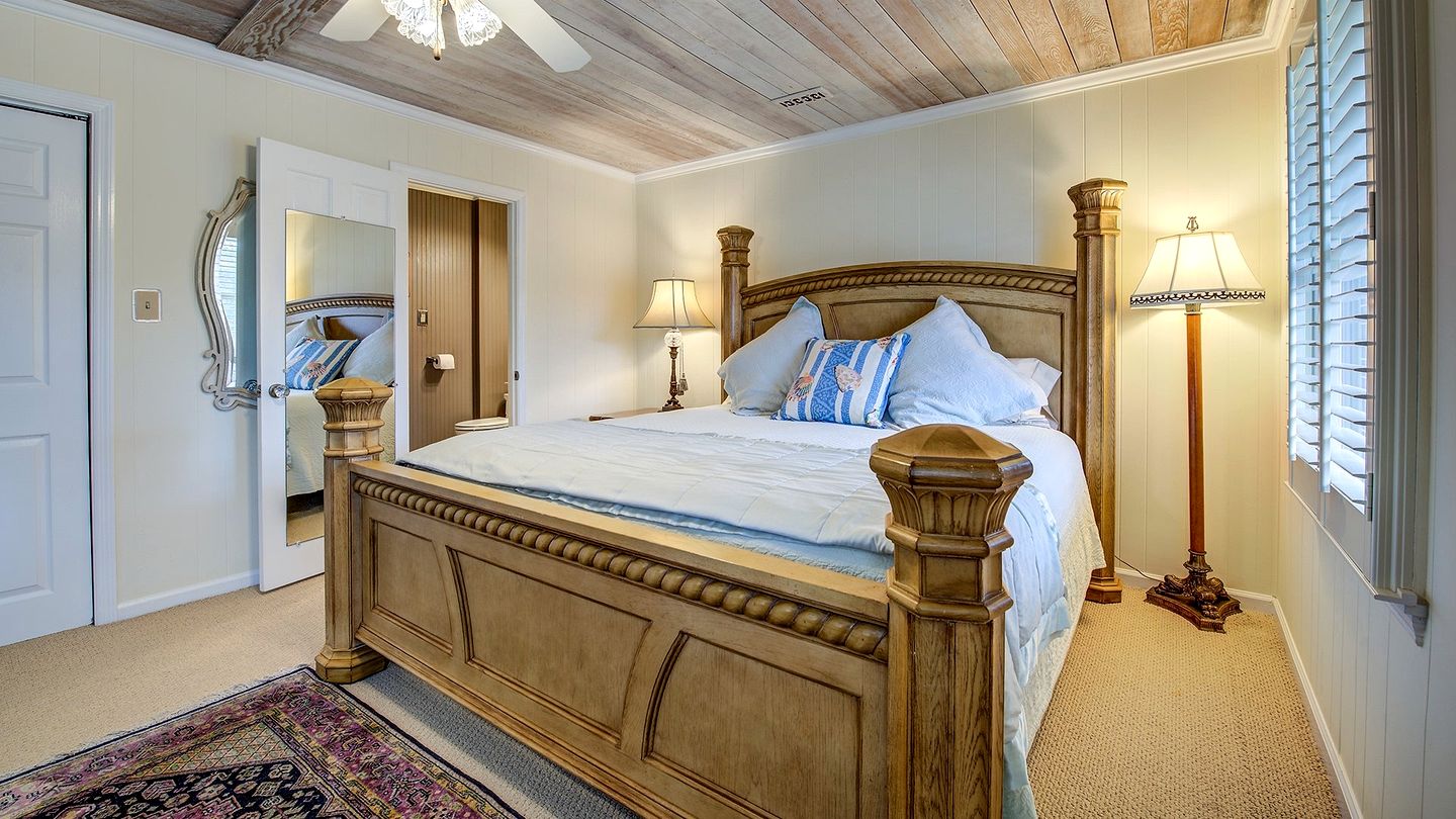Incredible Luxury Villa in Private Oceanfront Gated Community near Pawleys Island, South Carolina