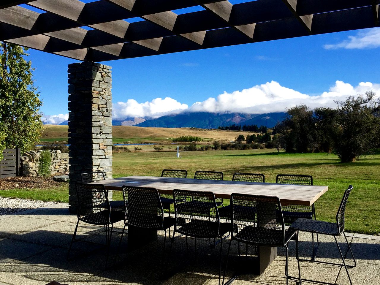 Romantic Villa Rental with 360-Degree Vistas in Jack’s Point, New Zealand