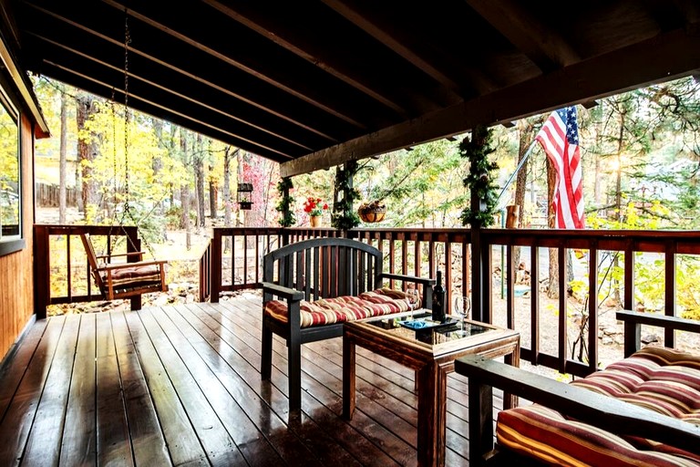 Cabins (United States of America, Big Bear Lake, California)