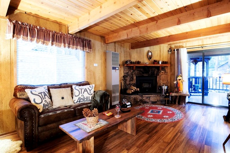 Cabins (United States of America, Big Bear Lake, California)