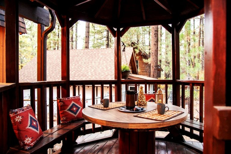 Cabins (United States of America, Big Bear Lake, California)