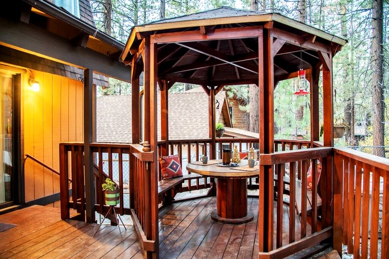 Cabins (United States of America, Big Bear Lake, California)