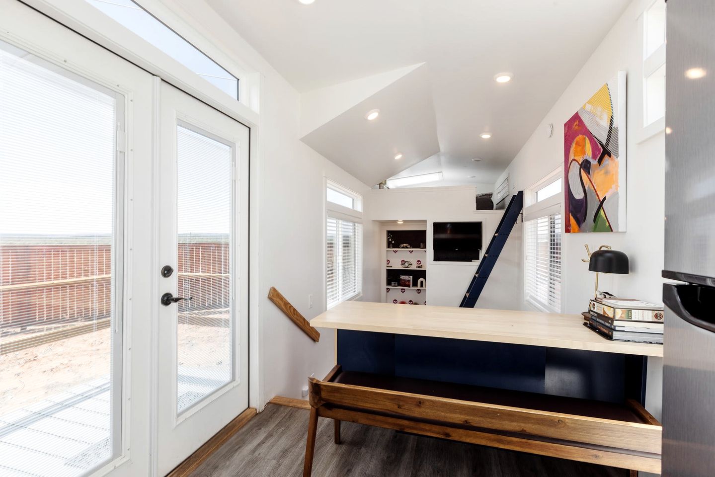 Relaxation Awaits: Cozy Modern Tiny Home with Private Deck Near Zion in Utah