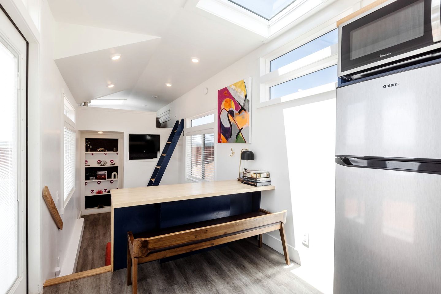 Relaxation Awaits: Cozy Modern Tiny Home with Private Deck Near Zion in Utah