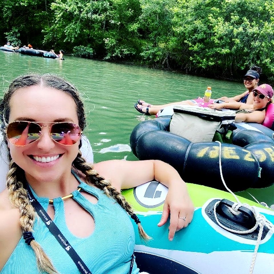 Relaxation and Fun Combined Glamping Tents M & In-Water Picnic Table L in Kingsbury, TX
