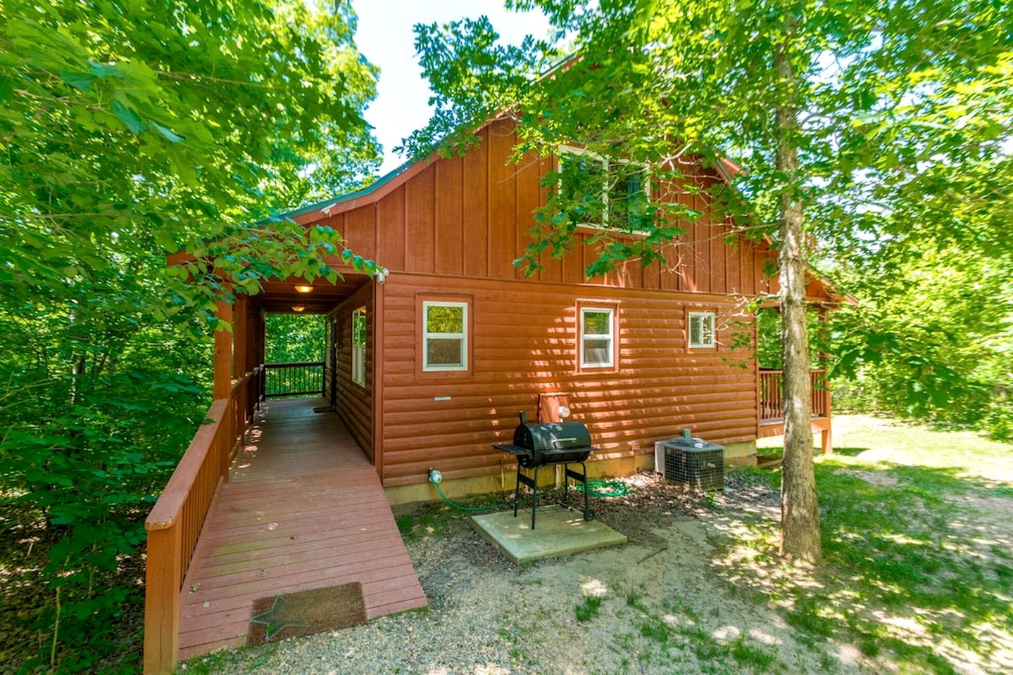 Relaxing Cabin with Barbecue and Hot-tub in Cleveland, Georgia