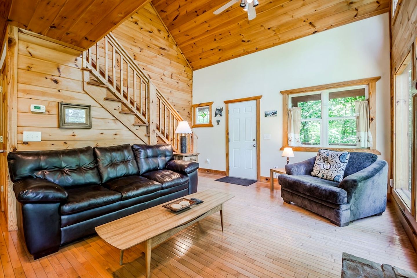 Relaxing Cabin with Barbecue and Hot-tub in Cleveland, Georgia