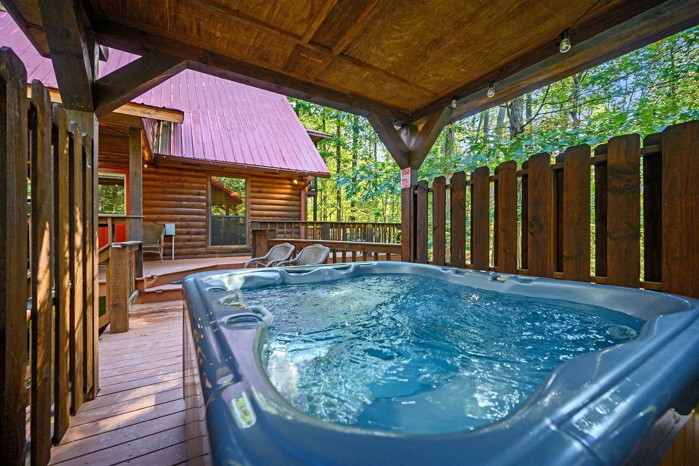 Relaxing Cabin with Hot Tub and Fire Pit in Broken Bow, Oklahoma