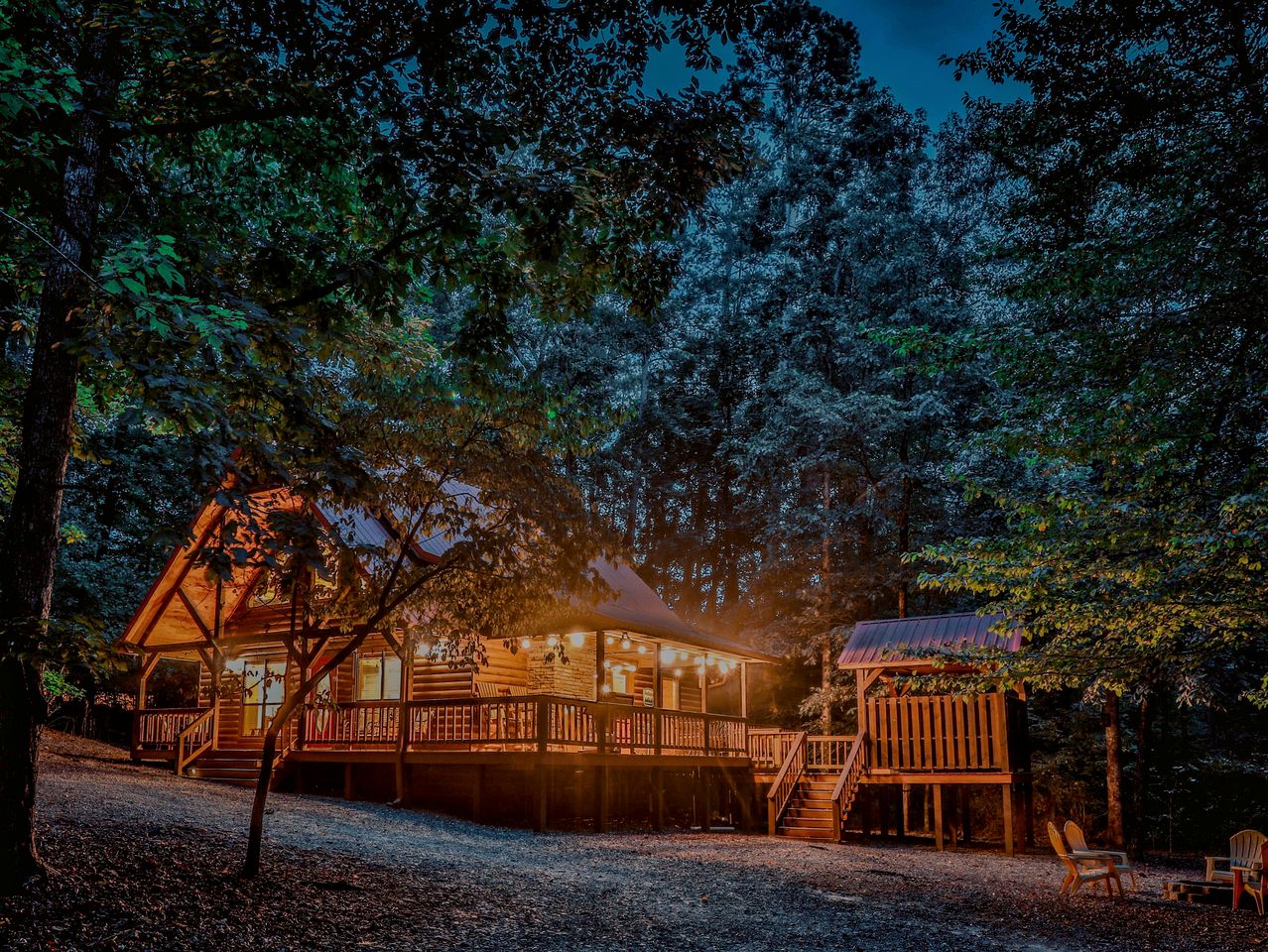 Relaxing Cabin with Hot Tub and Fire Pit in Broken Bow, Oklahoma