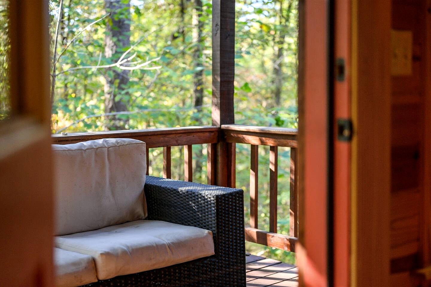 Relaxing Cabin with Hot Tub and Fire Pit in Broken Bow, Oklahoma