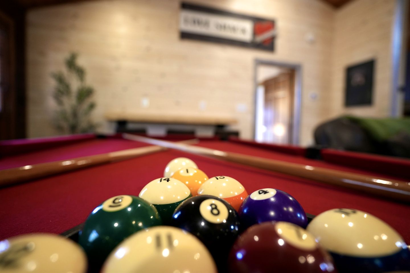 Relaxing Cabin with Hot-tub and Pool Table in Sevierville, Tennessee