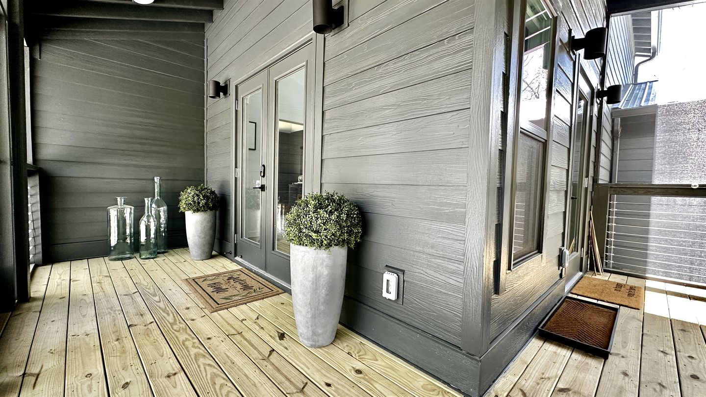 Relaxing Cabin Nestled Amidst Trees and Fire Pit Provided in Monteagle, Tennessee