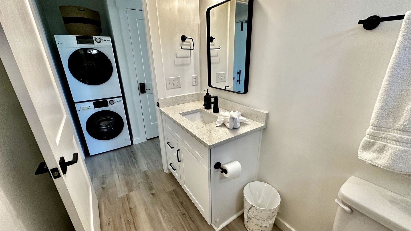 Relaxing Cabin Nestled Amidst Trees and Fire Pit Provided in Monteagle, Tennessee