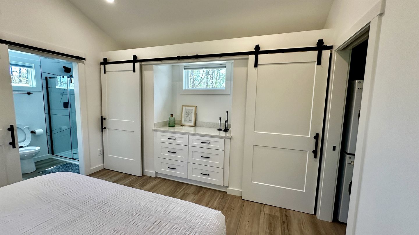 Relaxing Cabin Nestled Amidst Trees and Fire Pit Provided in Monteagle, Tennessee