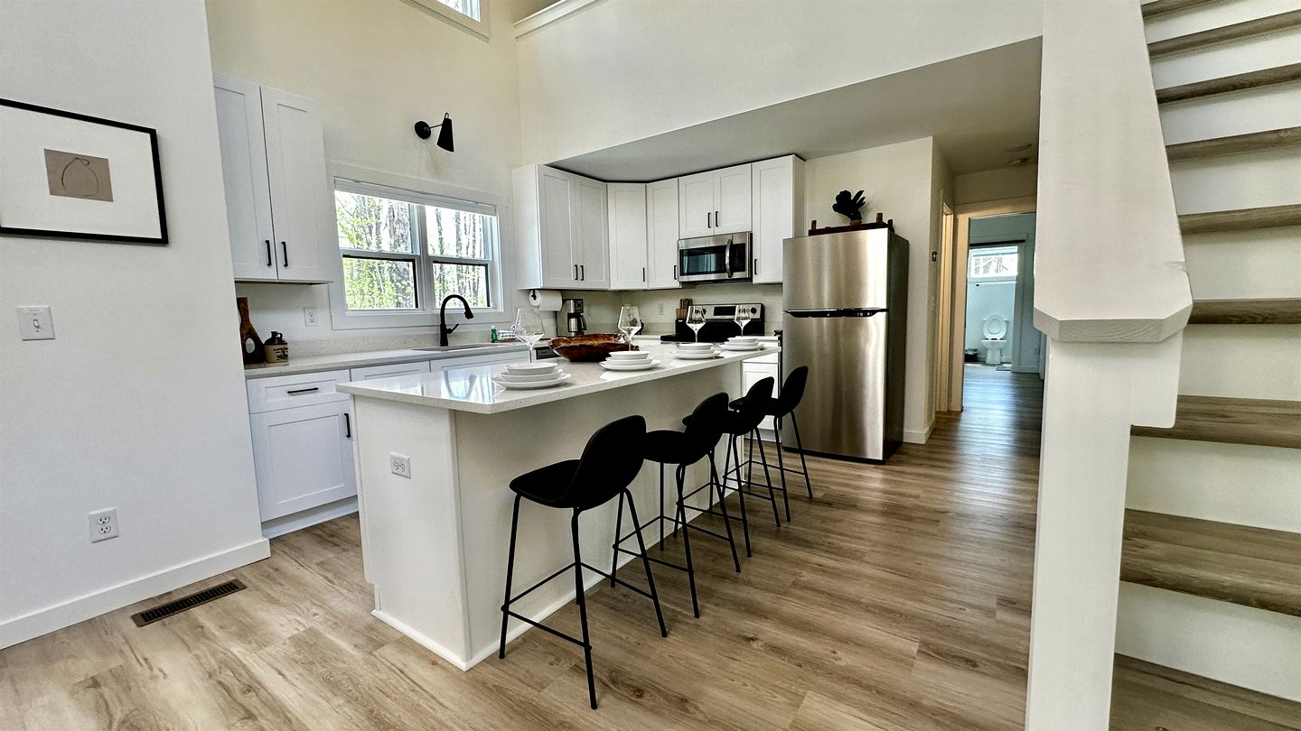 Relaxing Cabin Nestled Amidst Trees and Fire Pit Provided in Monteagle, Tennessee