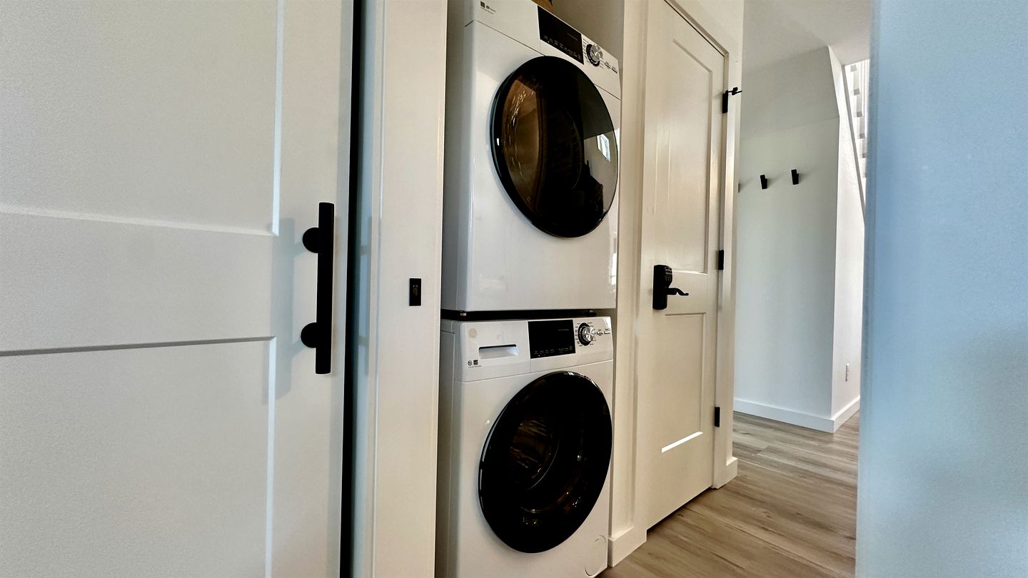 Relaxing Cabin Nestled Amidst Trees and Fire Pit Provided in Monteagle, Tennessee