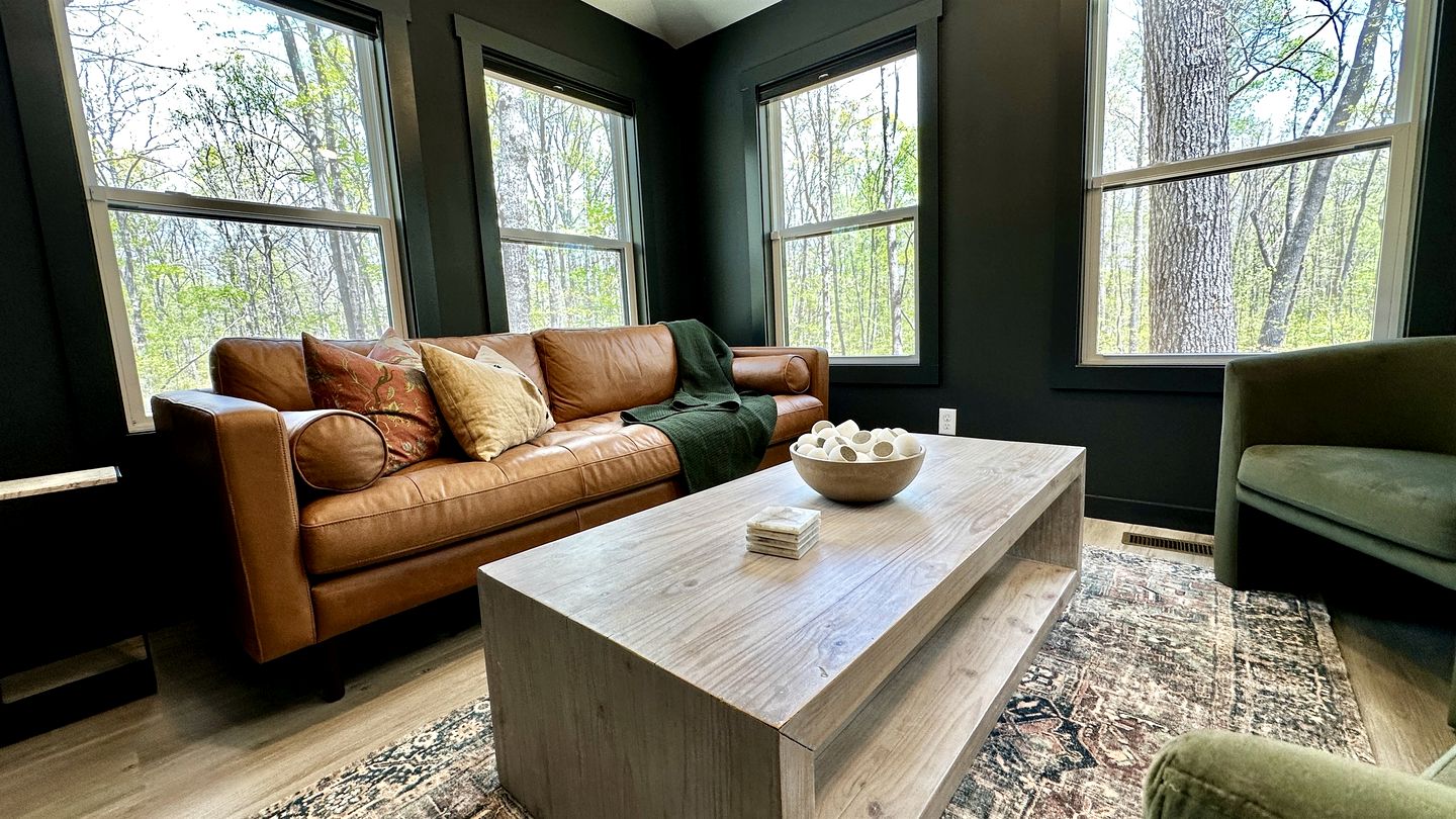 Relaxing Cabin Nestled Amidst Trees and Fire Pit Provided in Monteagle, Tennessee