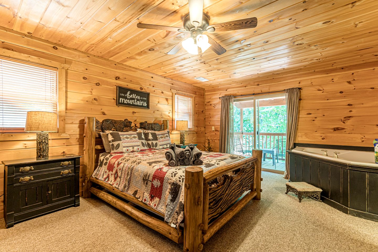 Relaxing Cabin with Screened Porch in Sautee Nacoochee, Georgia