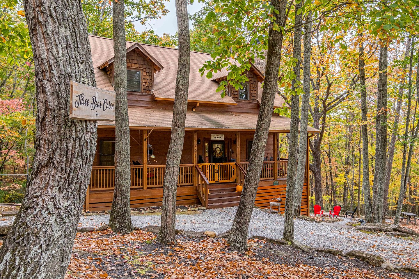 Relaxing Cabin with Screened Porch in Sautee Nacoochee, Georgia