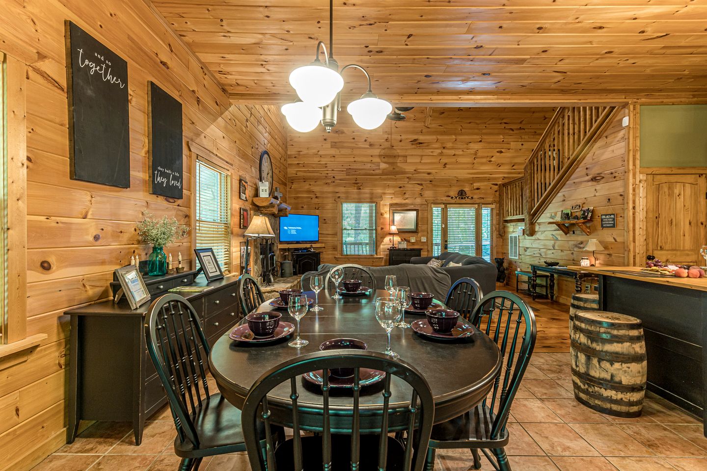 Relaxing Cabin with Screened Porch in Sautee Nacoochee, Georgia