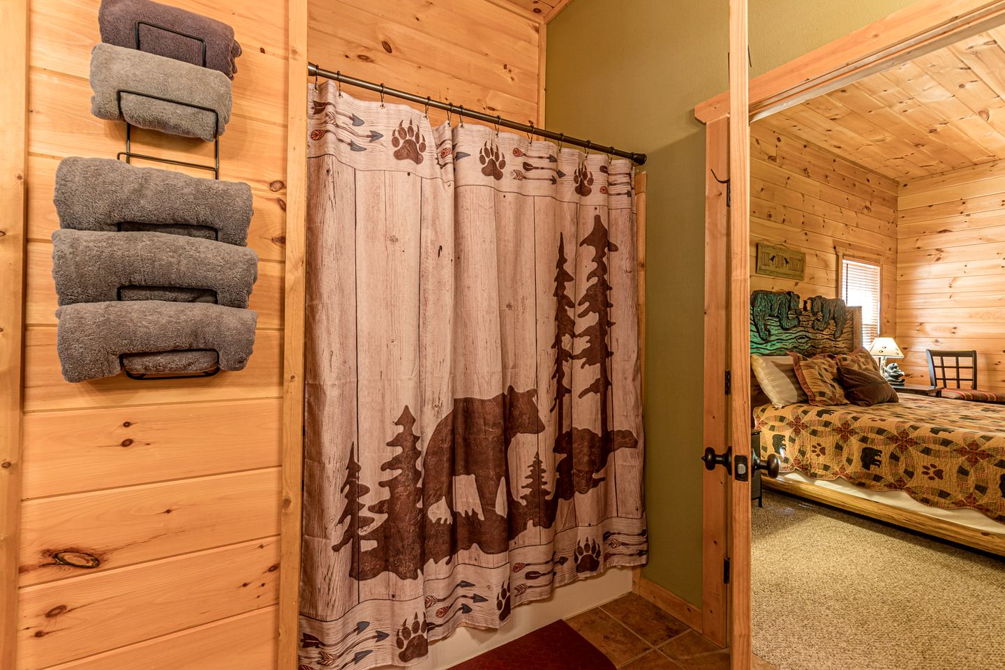 Relaxing Cabin with Screened Porch in Sautee Nacoochee, Georgia