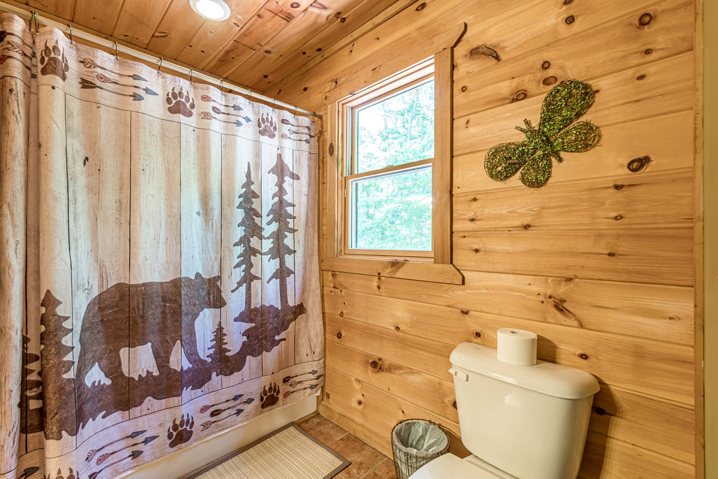 Relaxing Cabin with Screened Porch in Sautee Nacoochee, Georgia