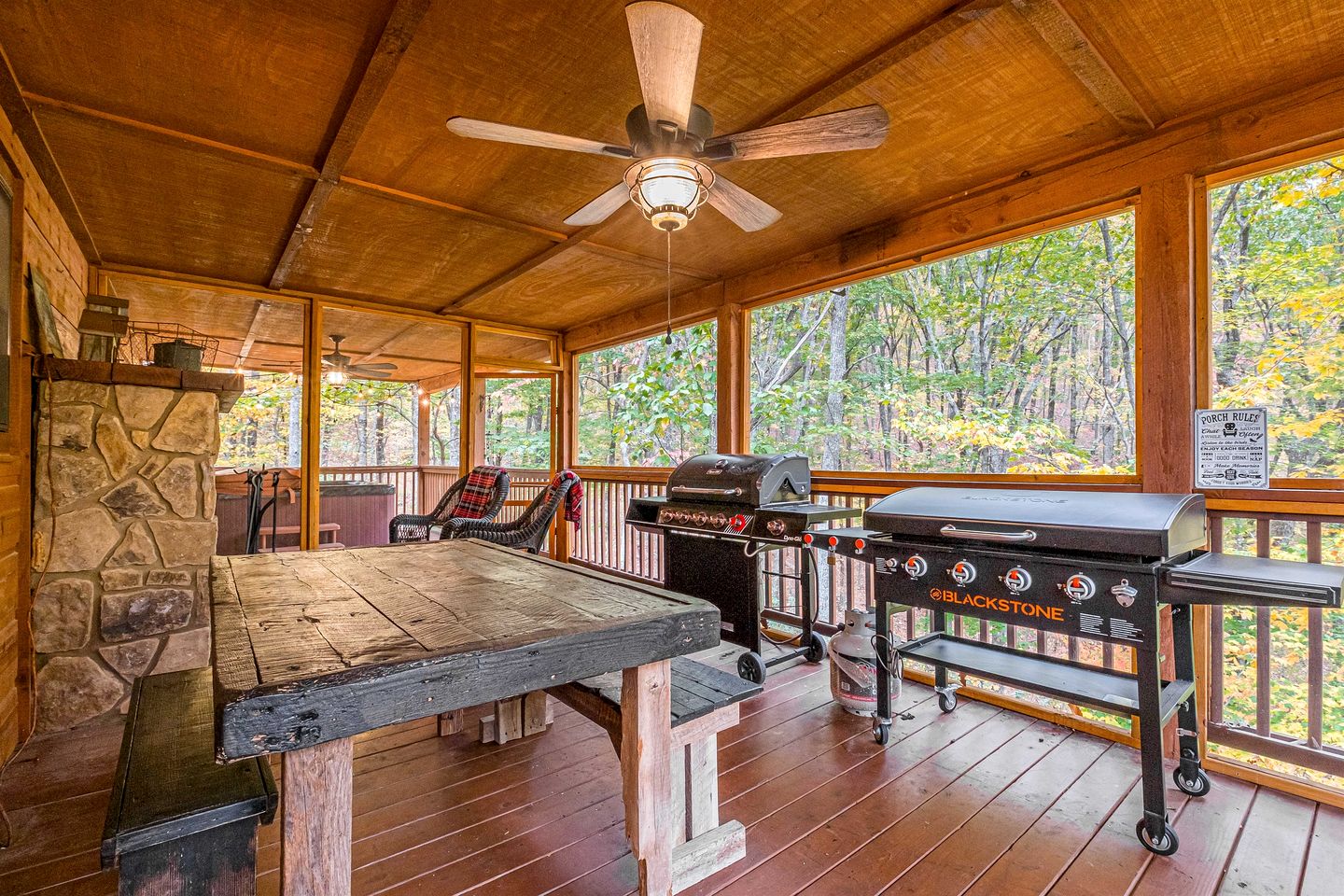 Relaxing Cabin with Screened Porch in Sautee Nacoochee, Georgia