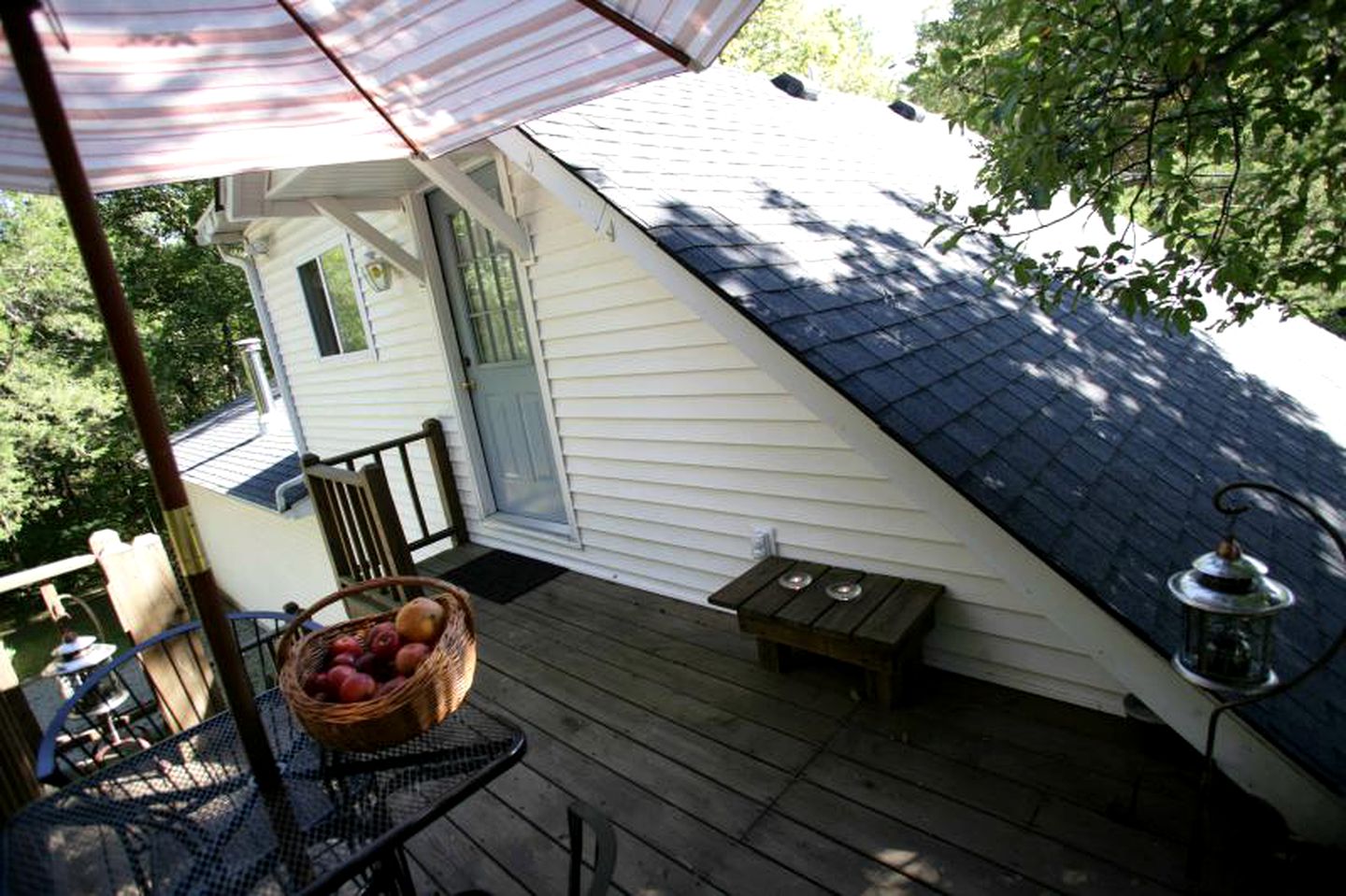 Peaceful Treetop Cottage in the Missouri Ozarks