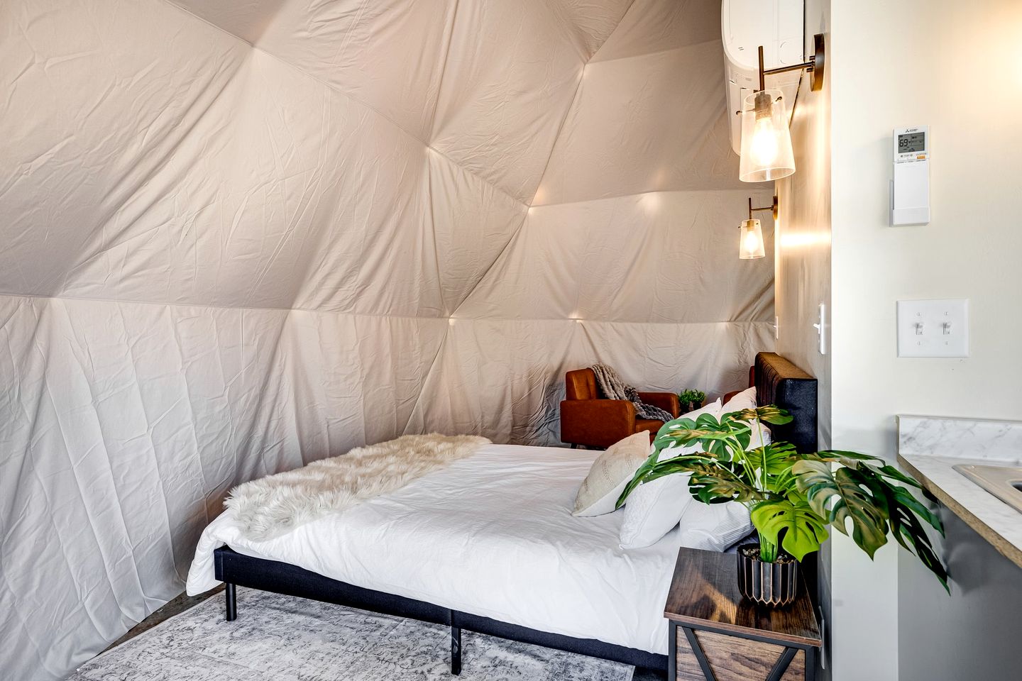 Relaxing Dome in the Heart of the Blue Ridge Mountains for an Unforgettable Glamping Experience in Rosman, North Carolina