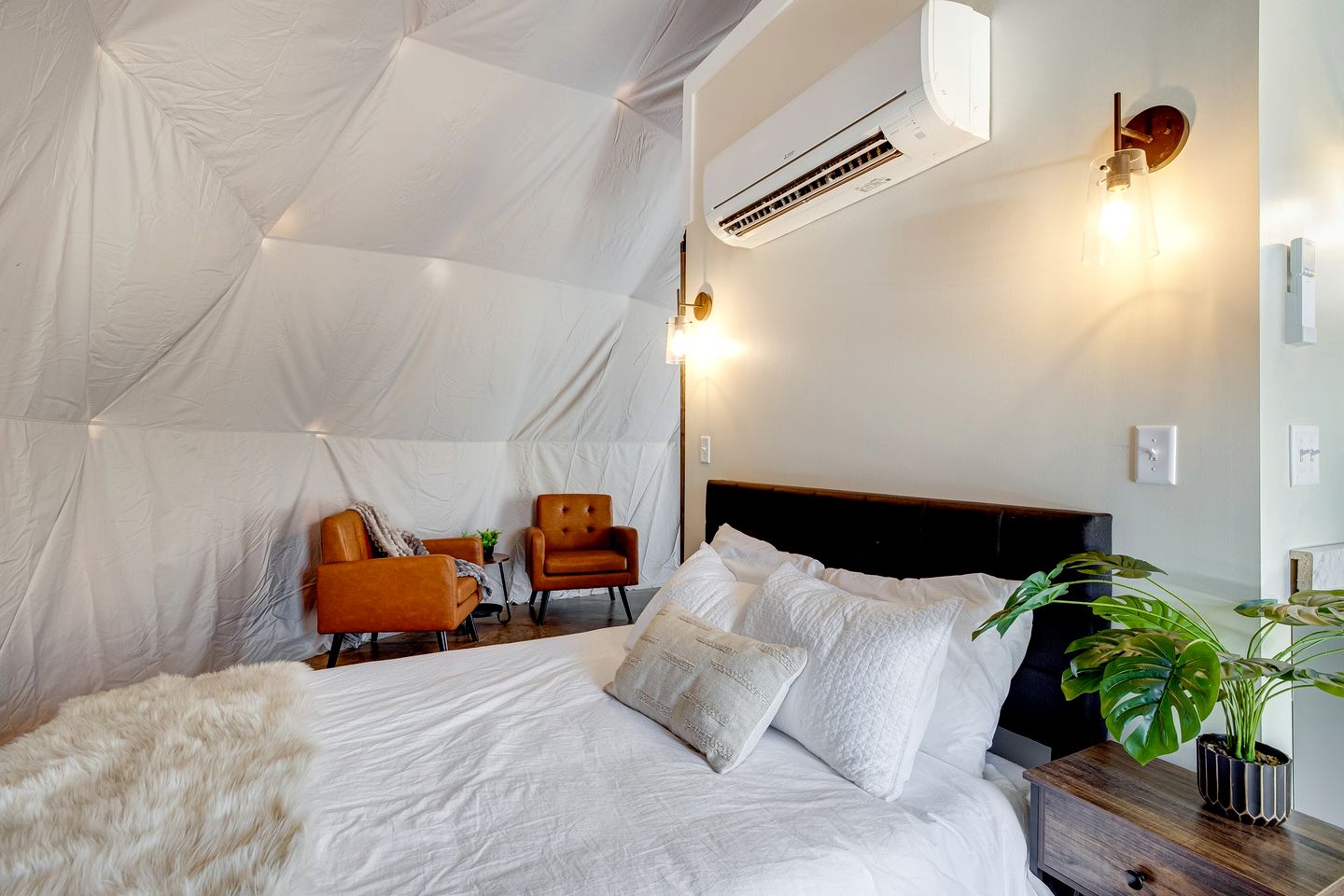 Relaxing Dome in the Heart of the Blue Ridge Mountains for an Unforgettable Glamping Experience in Rosman, North Carolina