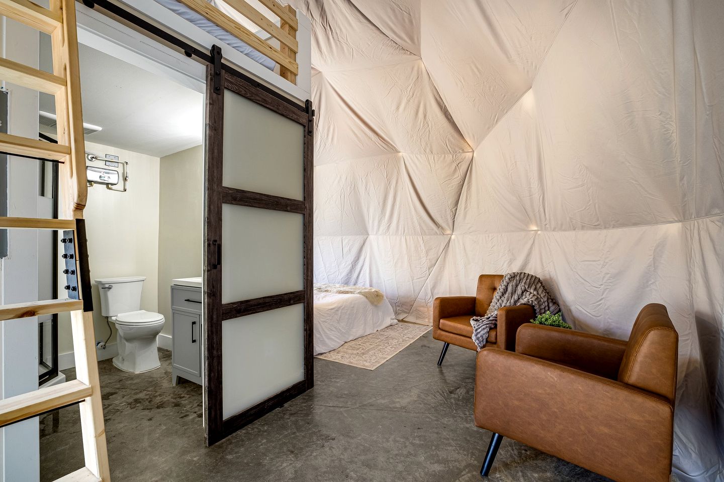 Relaxing Dome in the Heart of the Blue Ridge Mountains for an Unforgettable Glamping Experience in Rosman, North Carolina