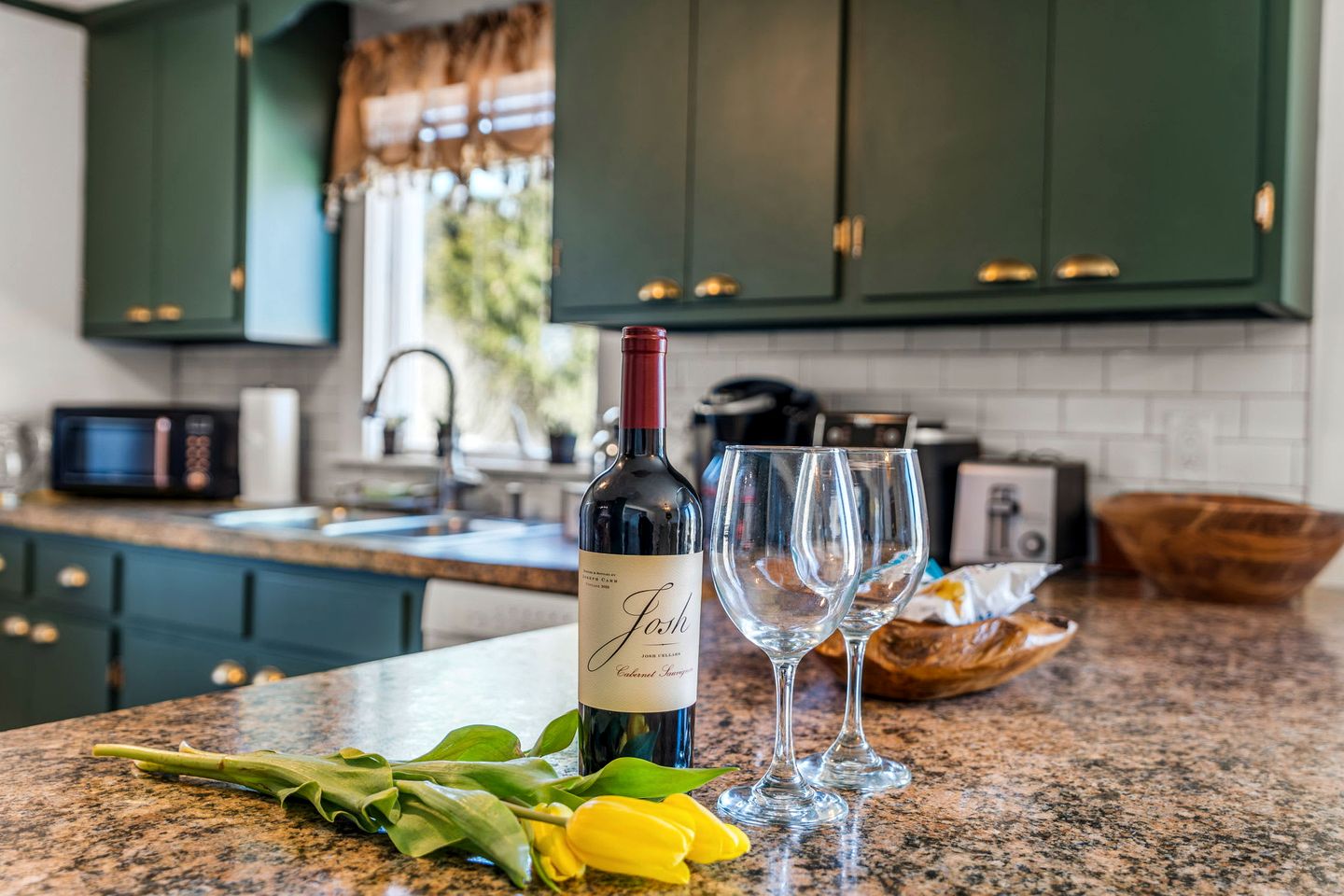 Relaxing Family Getaway with Hot Tub, Garden & BBQ in Falmouth, Massachusetts