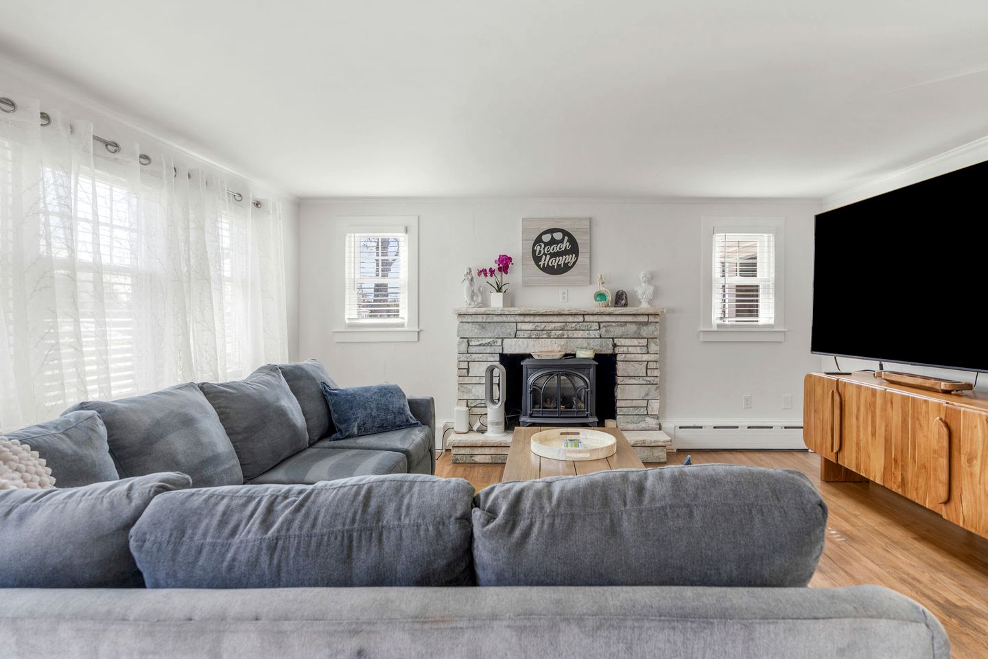 Relaxing Family Getaway with Hot Tub, Garden & BBQ in Falmouth, Massachusetts