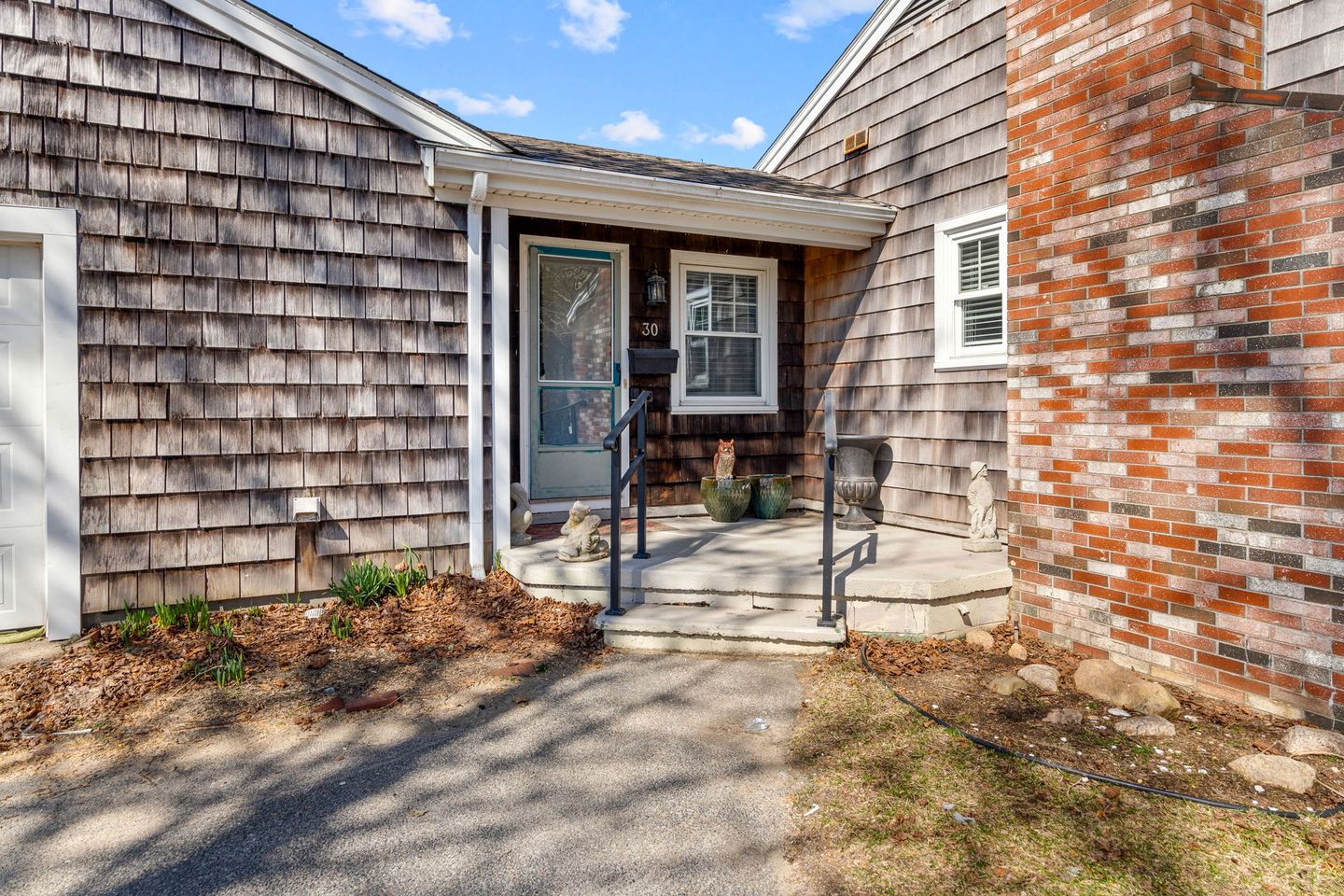 Relaxing Family Getaway with Hot Tub, Garden & BBQ in Falmouth, Massachusetts