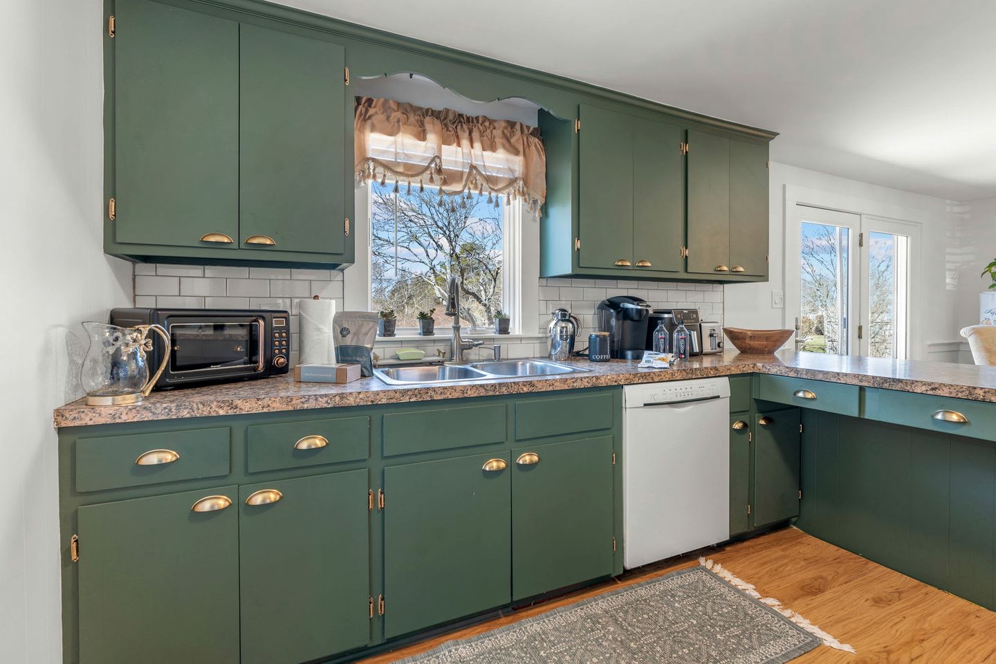 Relaxing Family Getaway with Hot Tub, Garden & BBQ in Falmouth, Massachusetts