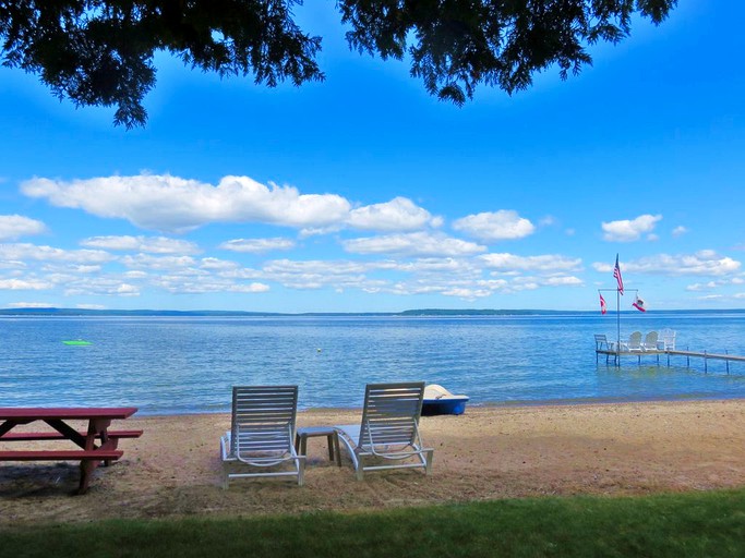 Vacation Rentals (Indian River, Michigan, United States)