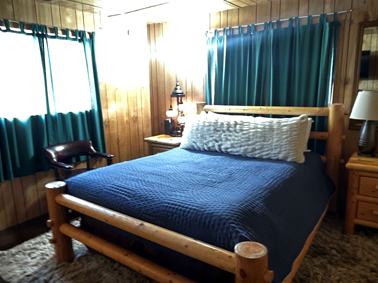 Relaxing Log Cabin Nestled in the Trees near Yellowstone, Idaho