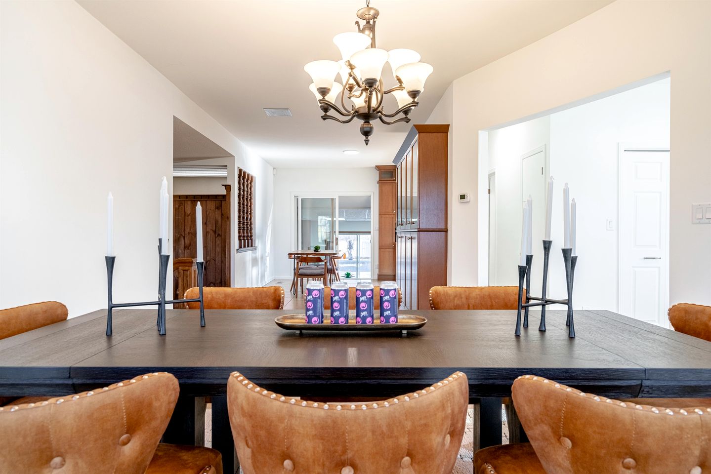 Relaxing Luxury Stay with Spa Bath, Pool Loungers & Outdoor Fire Pit in Ontario, Canada