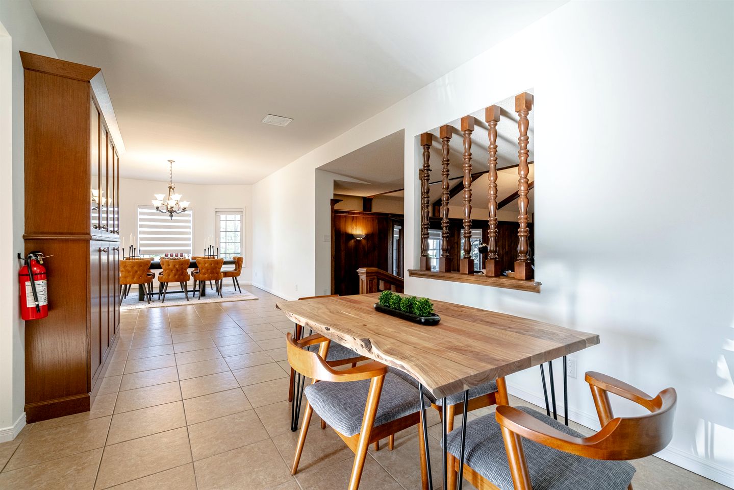 Relaxing Luxury Stay with Spa Bath, Pool Loungers & Outdoor Fire Pit in Ontario, Canada