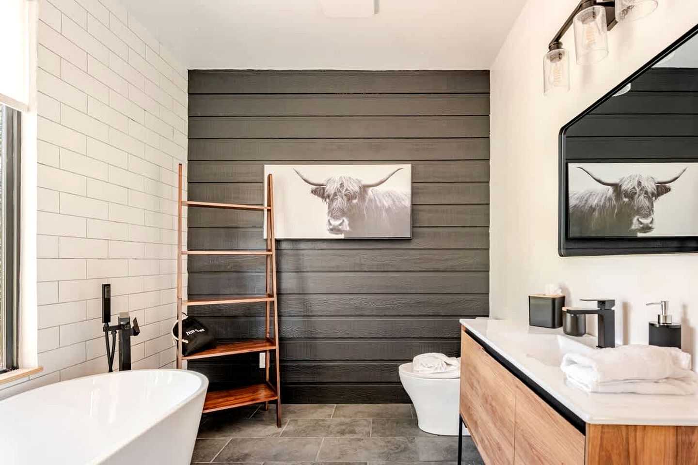 Tranquil Modern Cabin with Friendly Farm Animals & Pond Views Near Cedar Creek, Texas