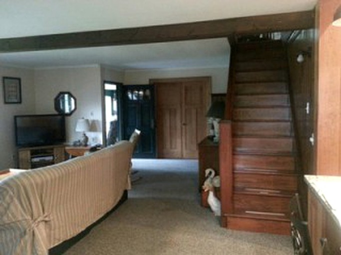 Cabins (Raquette Lake, New York, United States)