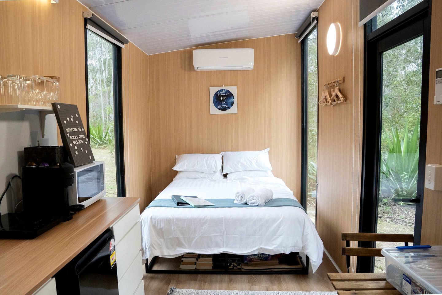 Relaxing Tiny House Escape with Stunning Rocky Creek Views, Nestled in the Foothills of the Bauple Mountains in Glenwood, New South Wales