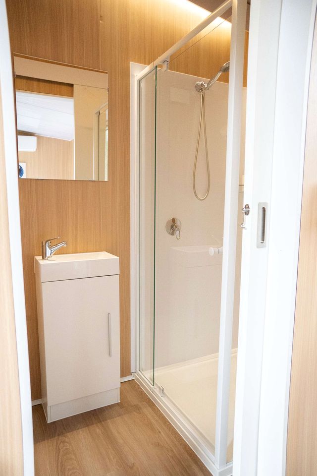 Relaxing Tiny House Escape with Stunning Rocky Creek Views, Nestled in the Foothills of the Bauple Mountains in Glenwood, New South Wales